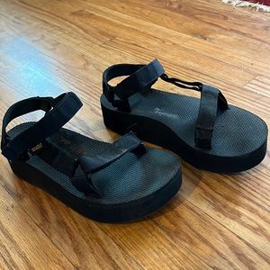 Teva flatform universal sandal